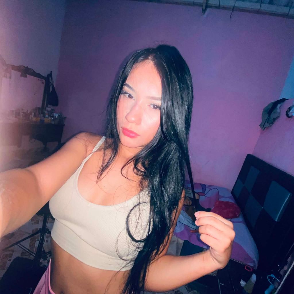 Oriana😘🥵 from CO on Tango Live