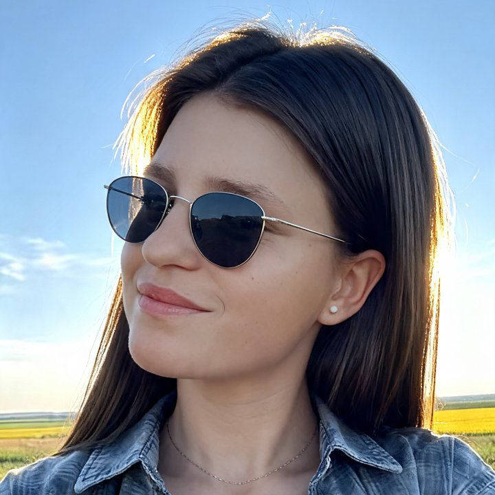Полуничка from UA on Tango Live