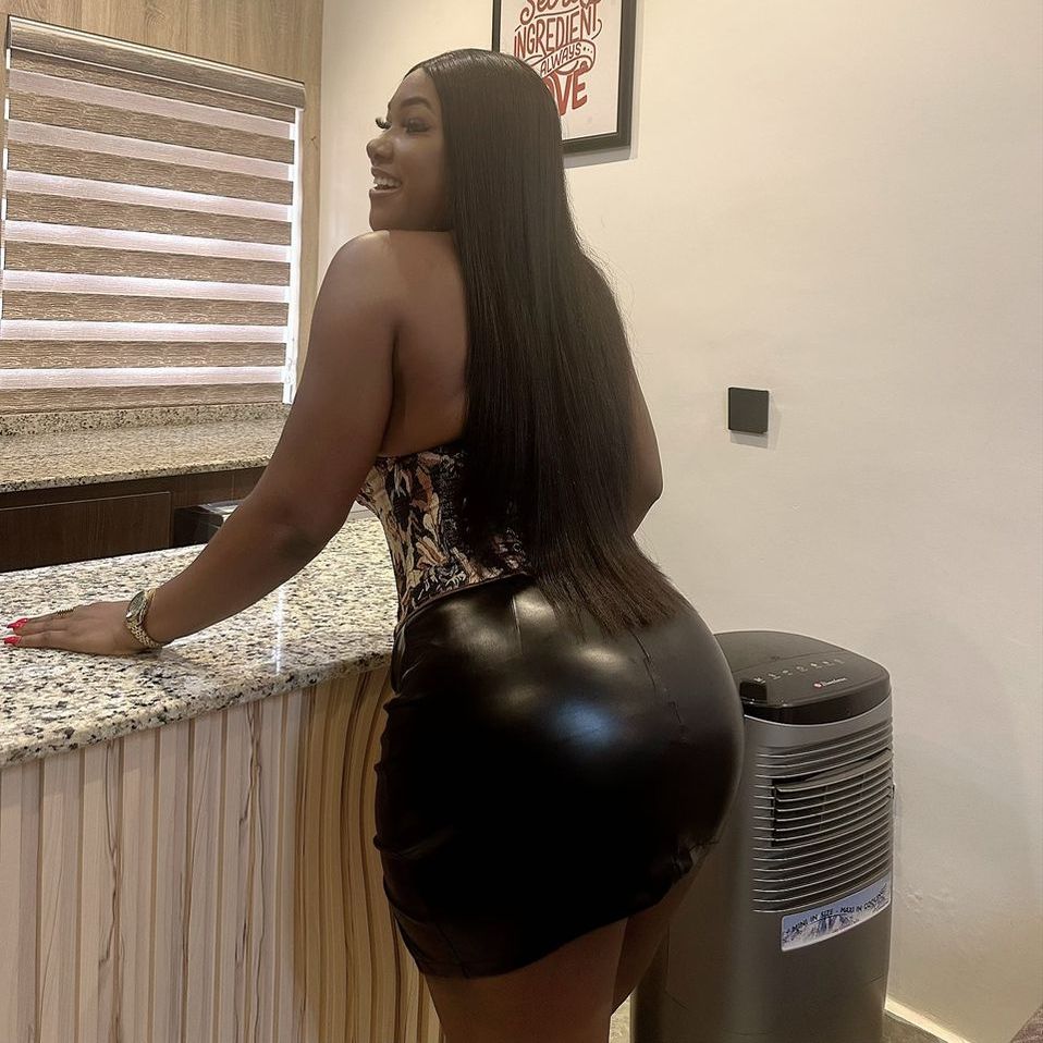 Juicy chocolate 🍫 from NG on Tango Live