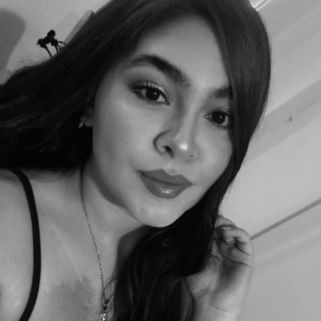 Ana♒️ from CO on Tango Live