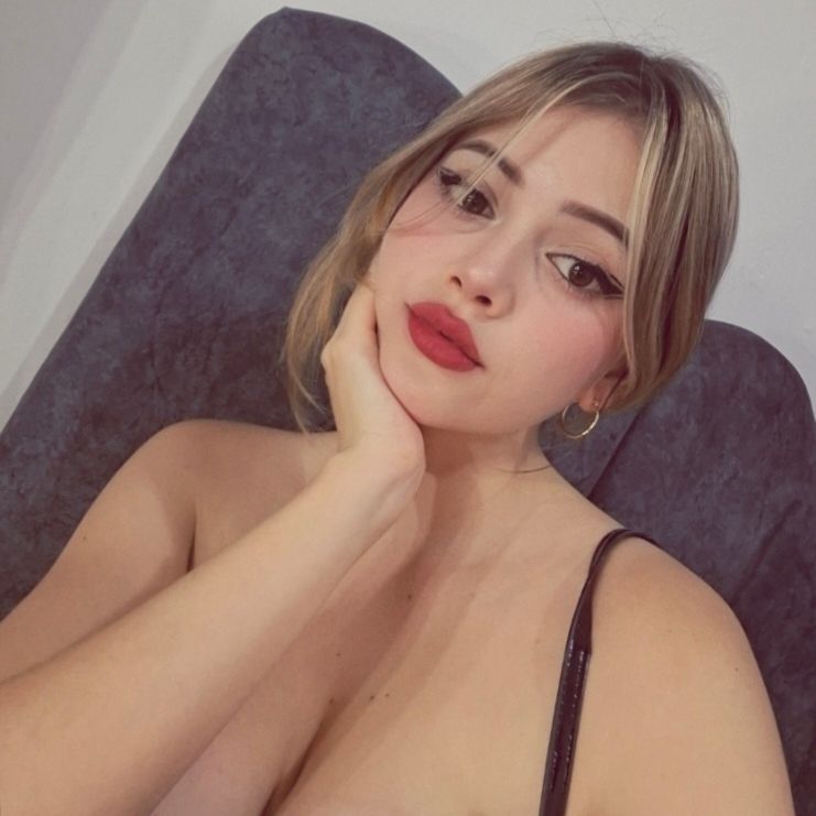 🖤🔥Zoey🔥🖤 from VE on Tango Live