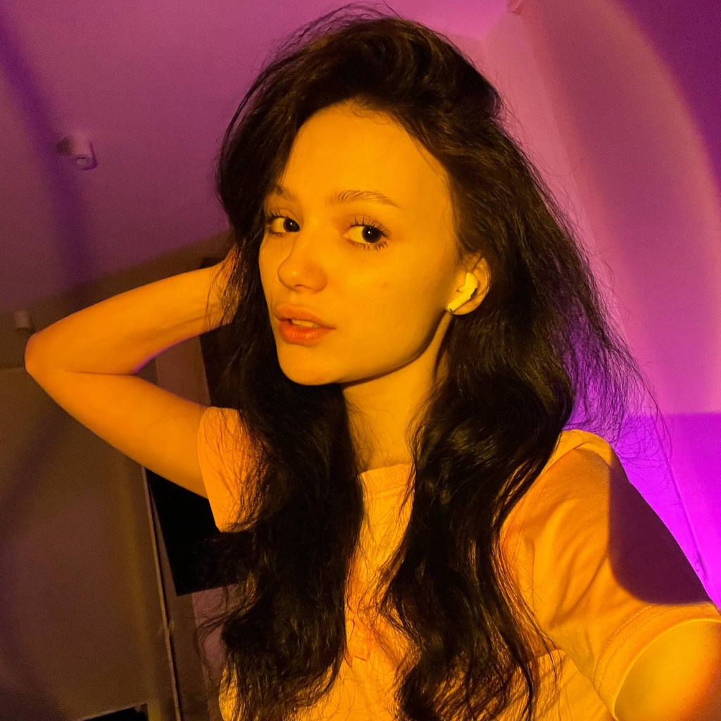Vivienne from UA on Tango Live