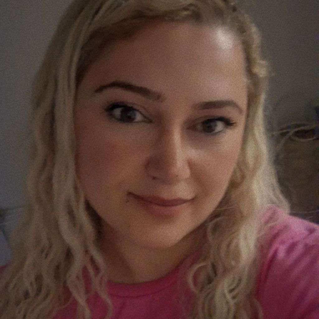 Banu on Tango Live