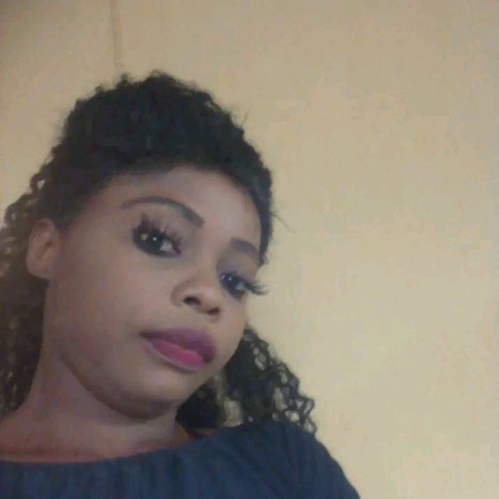 Annabelle from NG on Tango Live