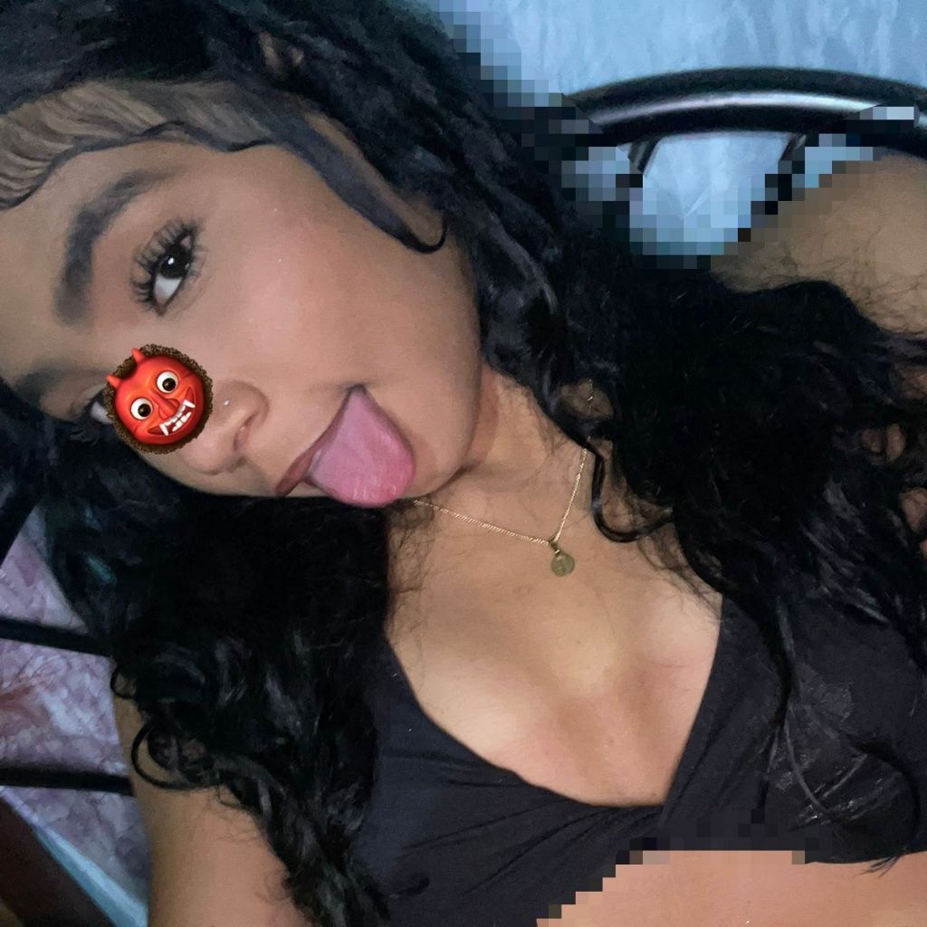 Karla 😈🔥 on Tango Live