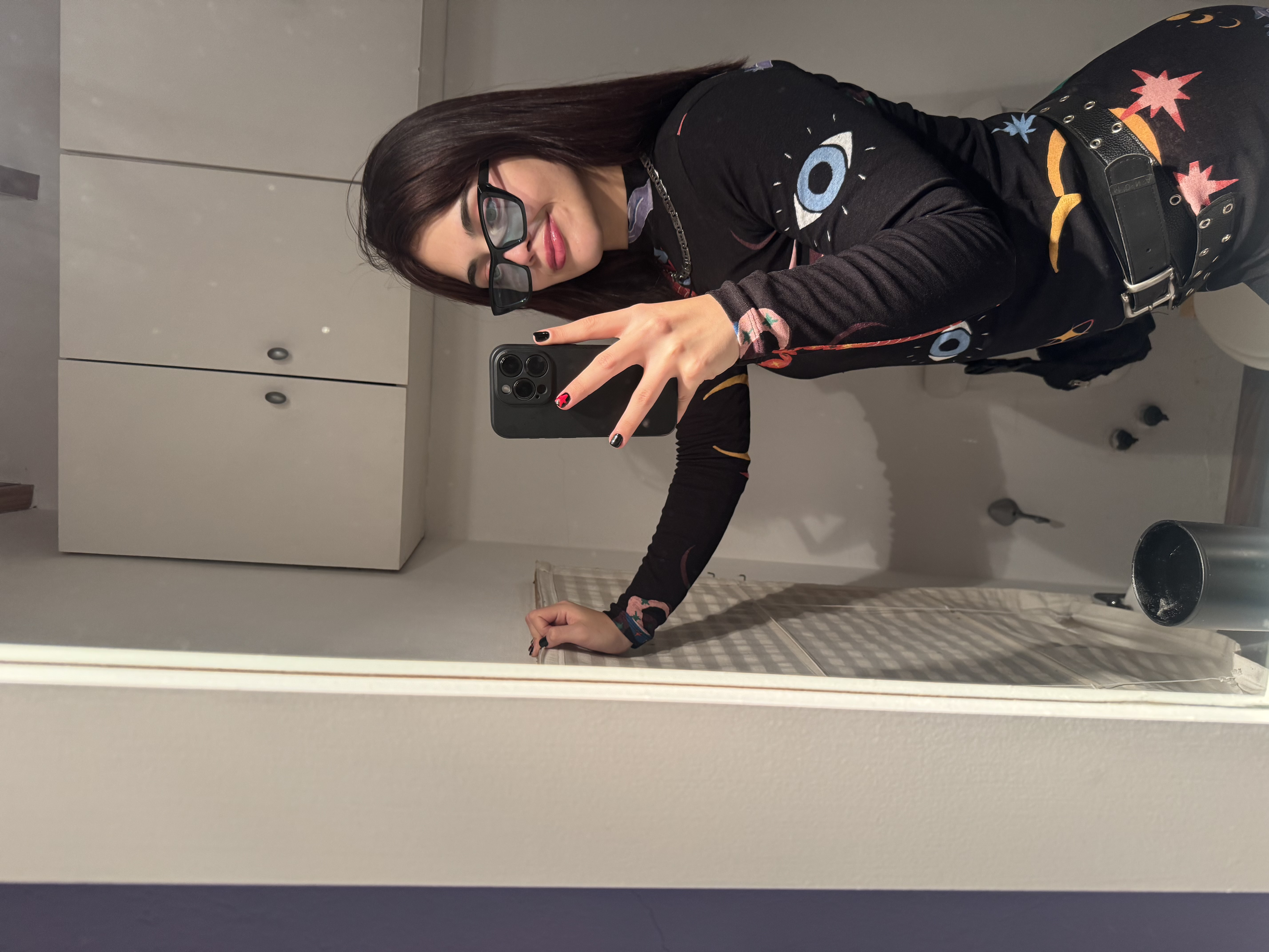 Cloe 🩶⛓️🕸️⚡️✨🩰 from AR on Tango Live