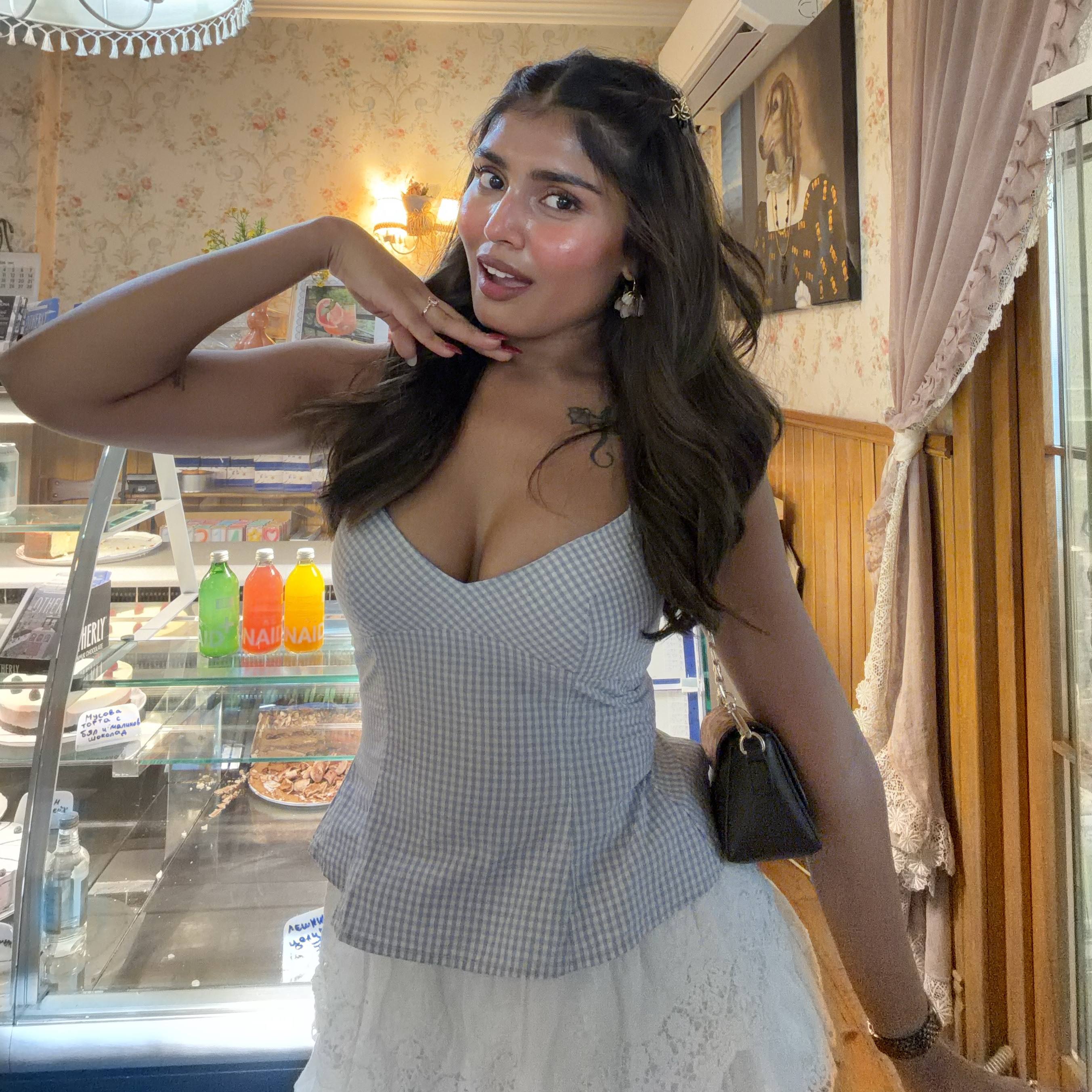Disha🎀 from IN on Tango Live