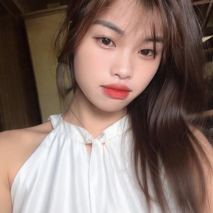 Emsu from VN on Tango Live