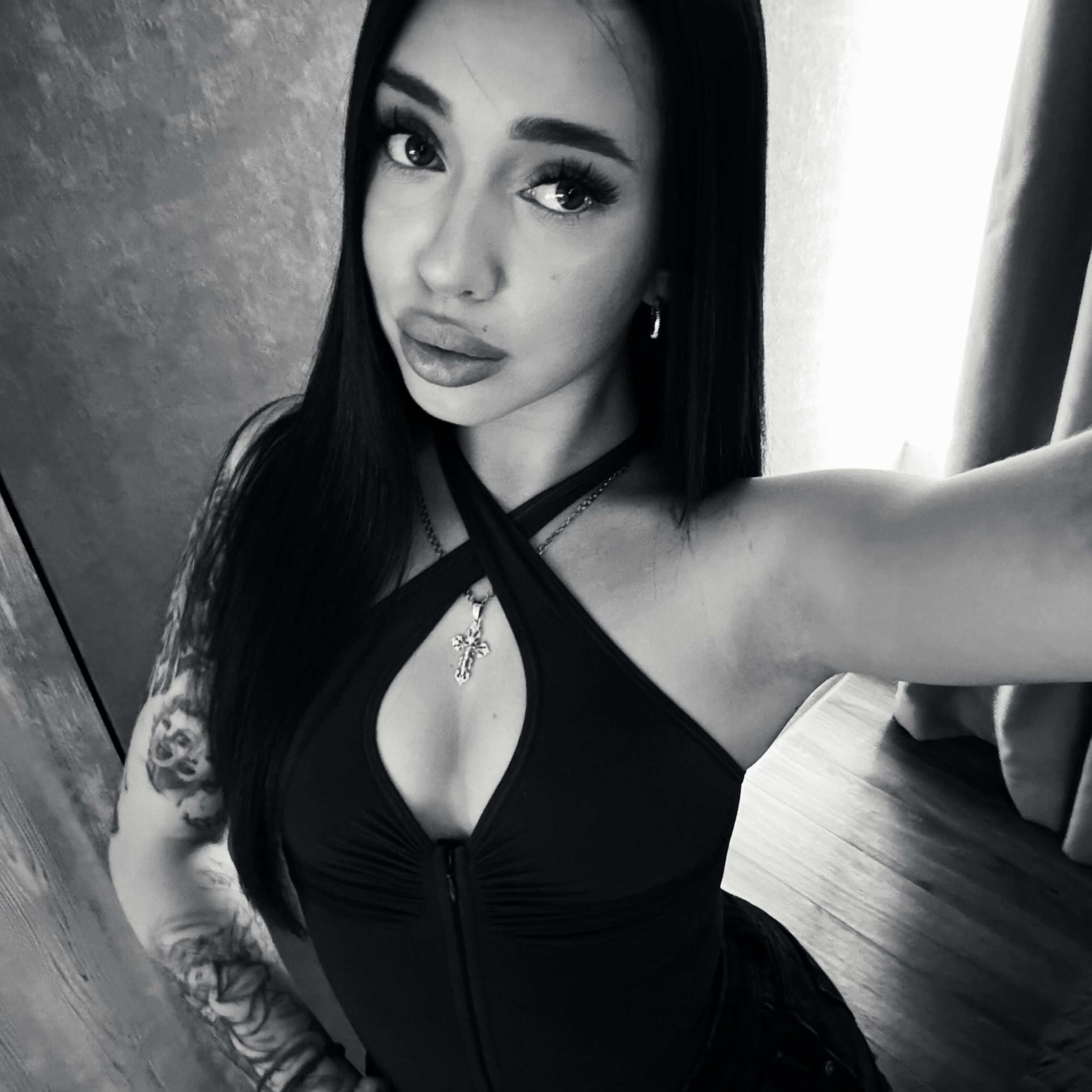 Tina🖤 from UA on Tango Live