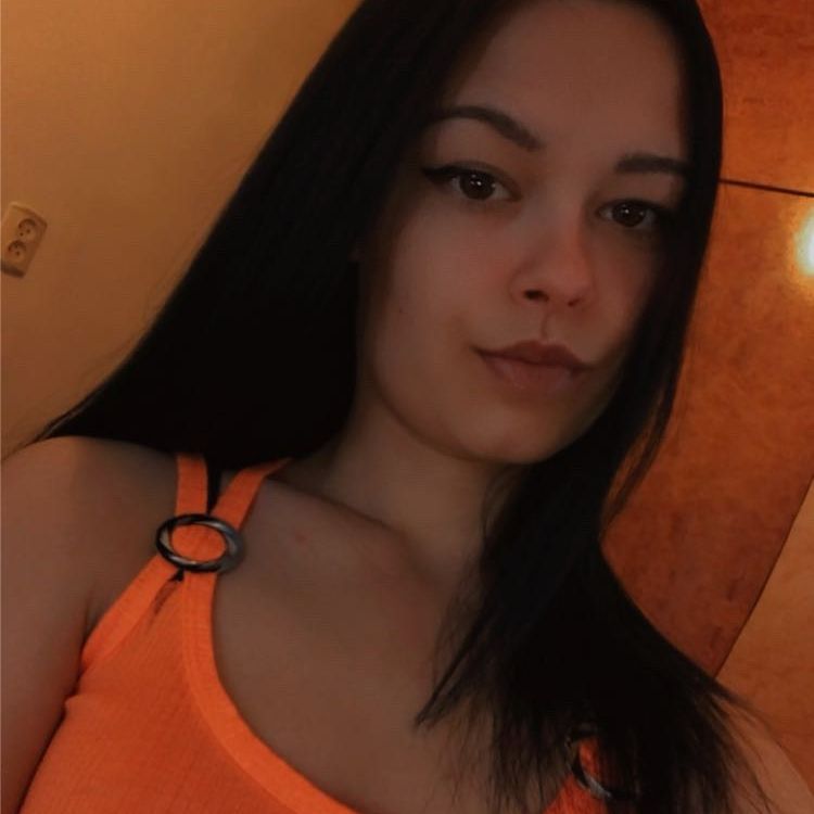Lariss from RO on Tango Live