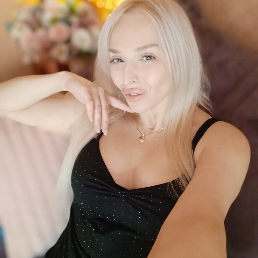 lili666 from UA on Tango Live