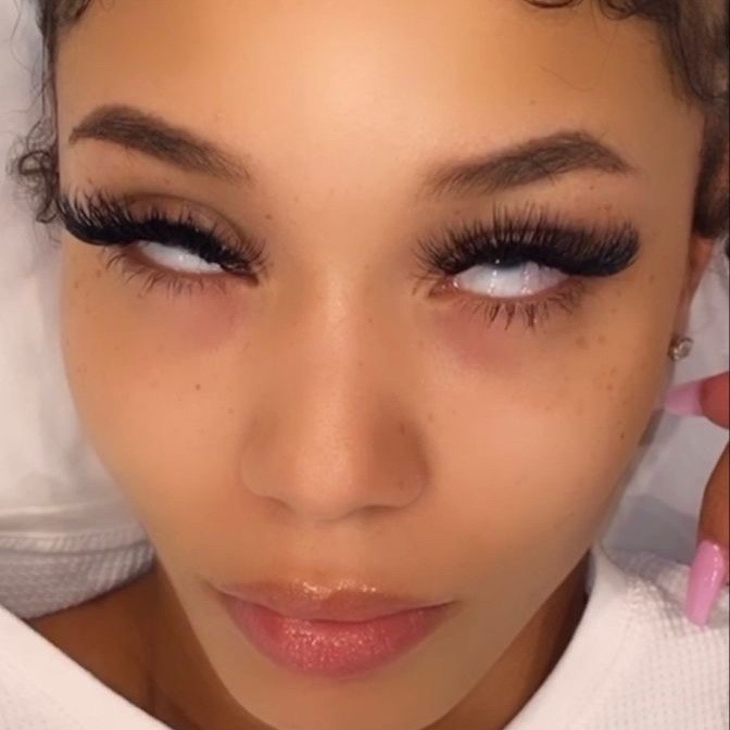 Your wife 🍒 (200k) 🙏 🙏 from NG on Tango Live