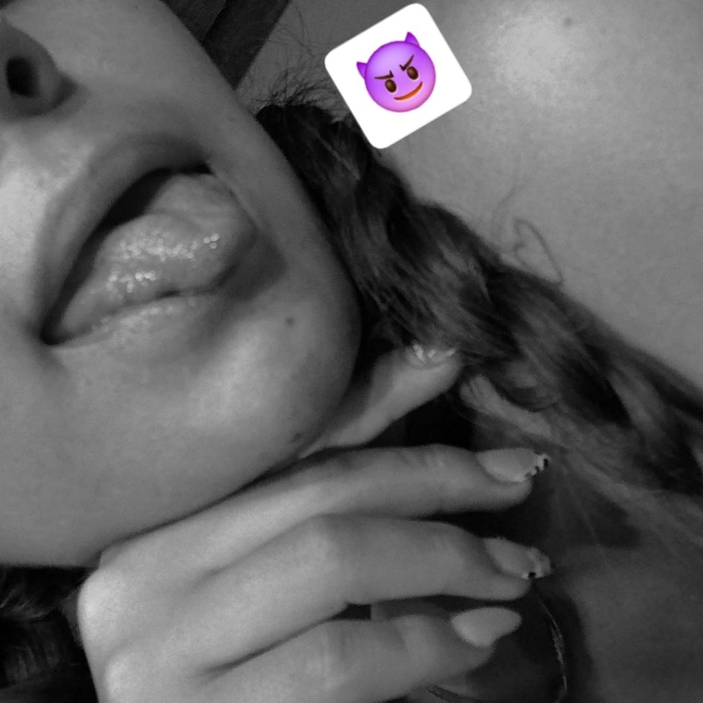 DANNII💋 on Tango Live