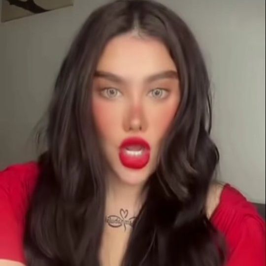 ANGEI KHOURY انجي خوري