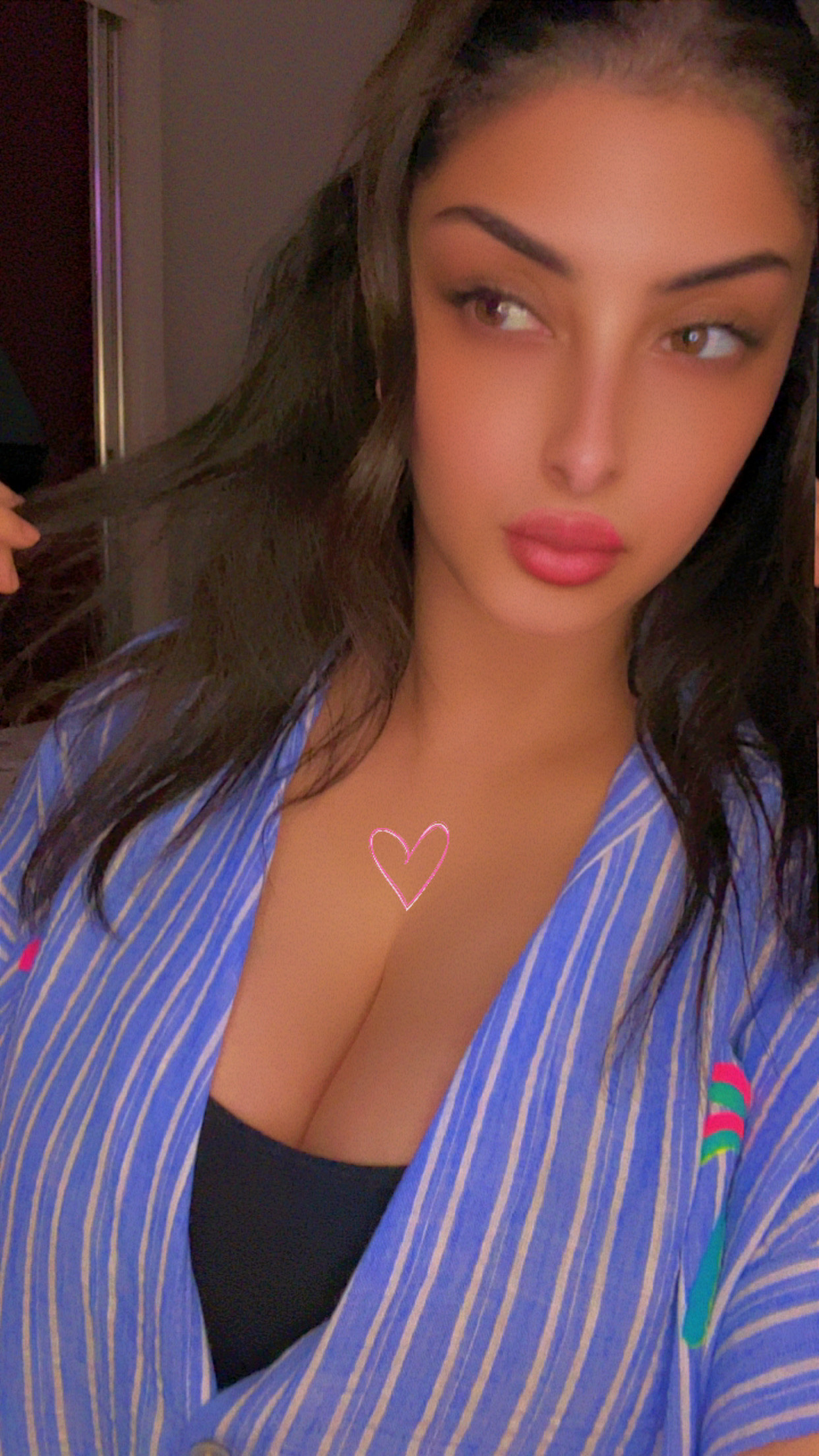 👑مايا👑 from AE on Tango Live
