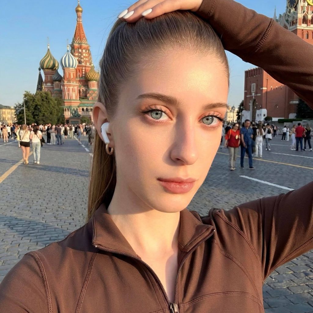 nika from RU on Tango Live