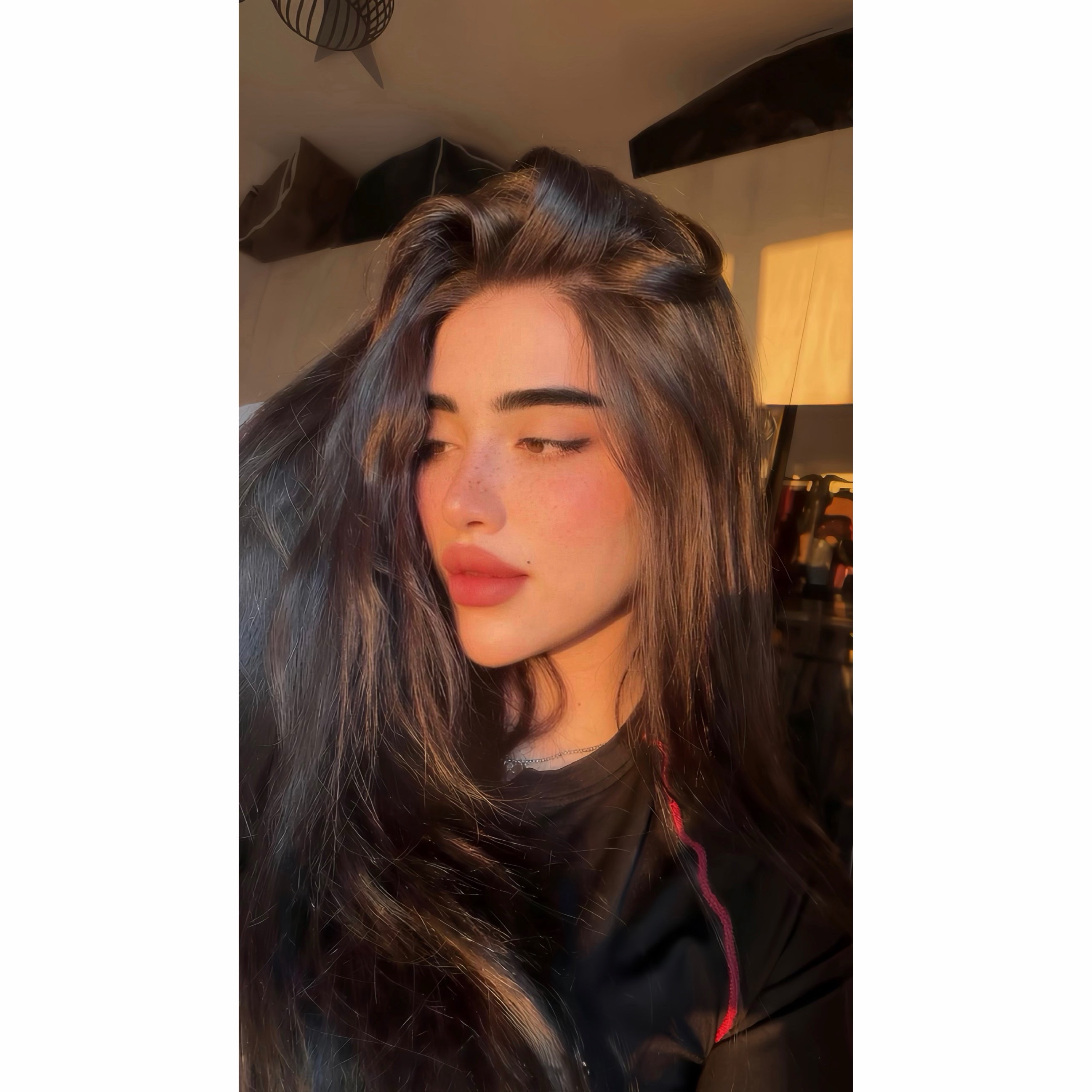 ᴸᴱᴼ L A Y A N 🍷🤍 on Tango Live