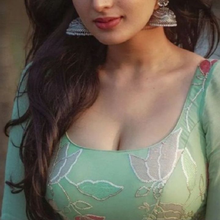 Aarruuu-2563 from IN on Tango Live