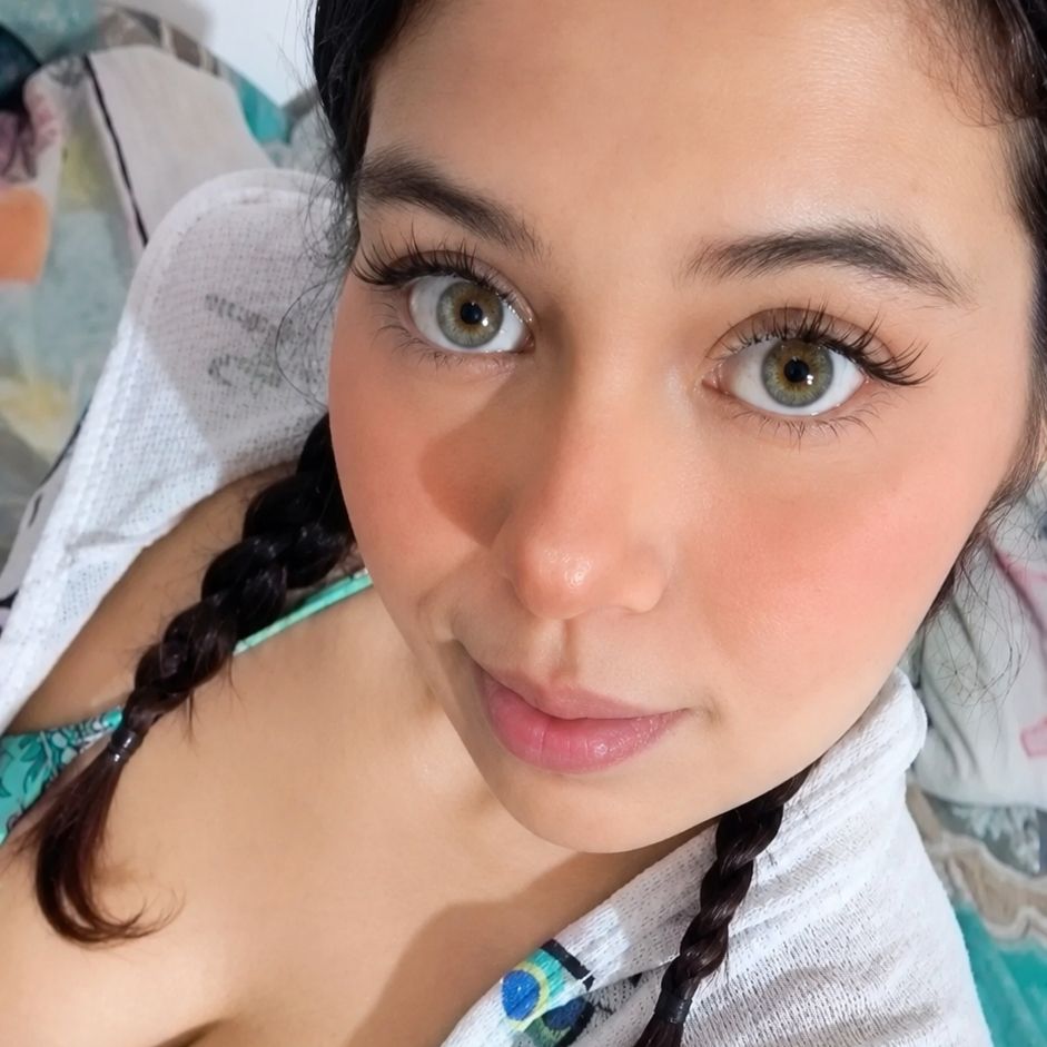 Zhamira 🌎✨ from VE on Tango Live