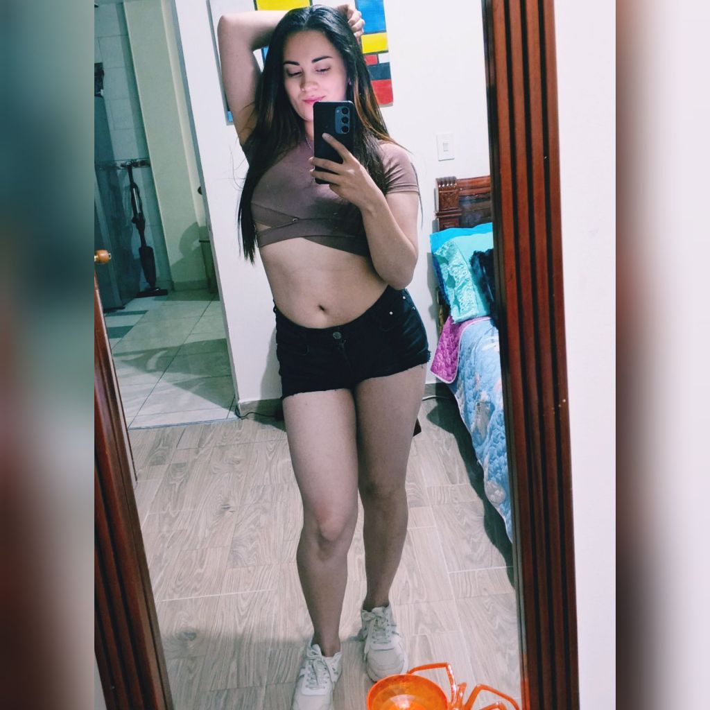Roxana❤️🔥 from CO on Tango Live