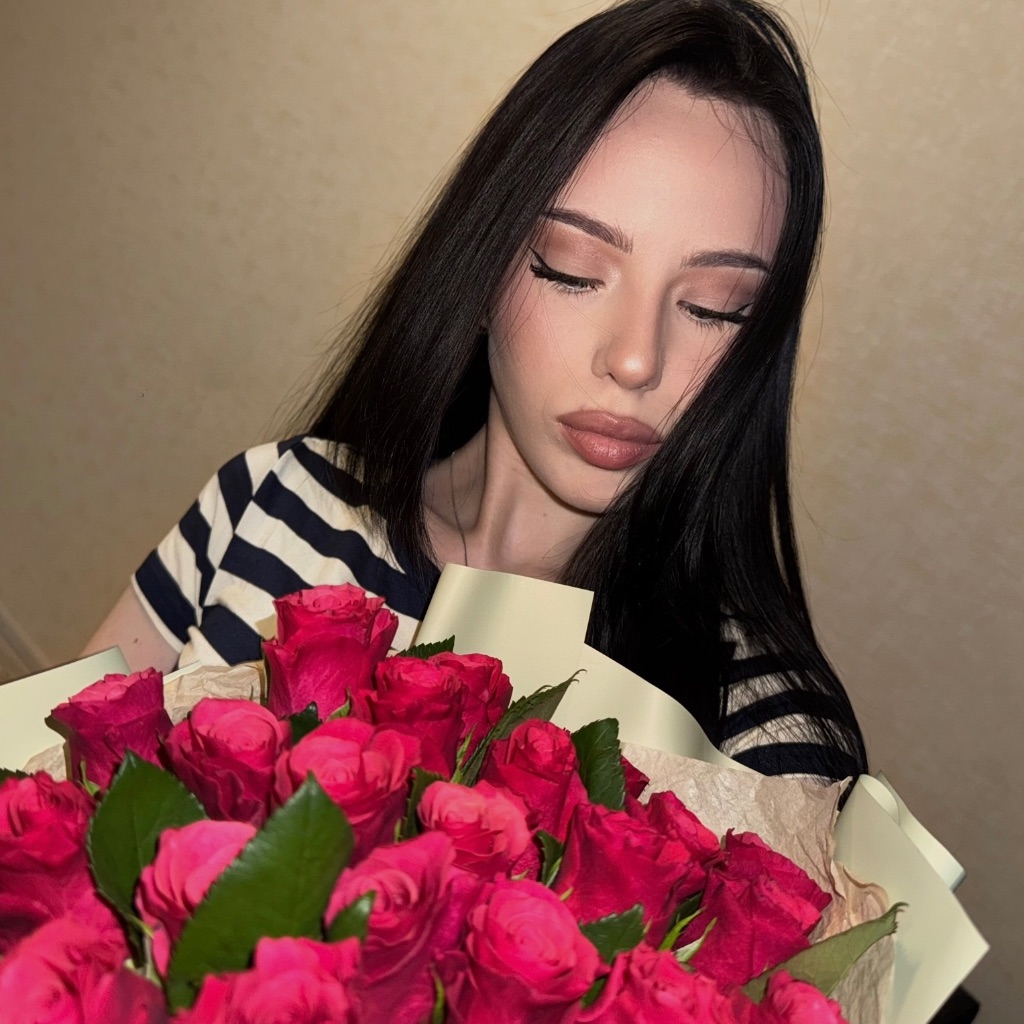 Полина from RU on Tango Live