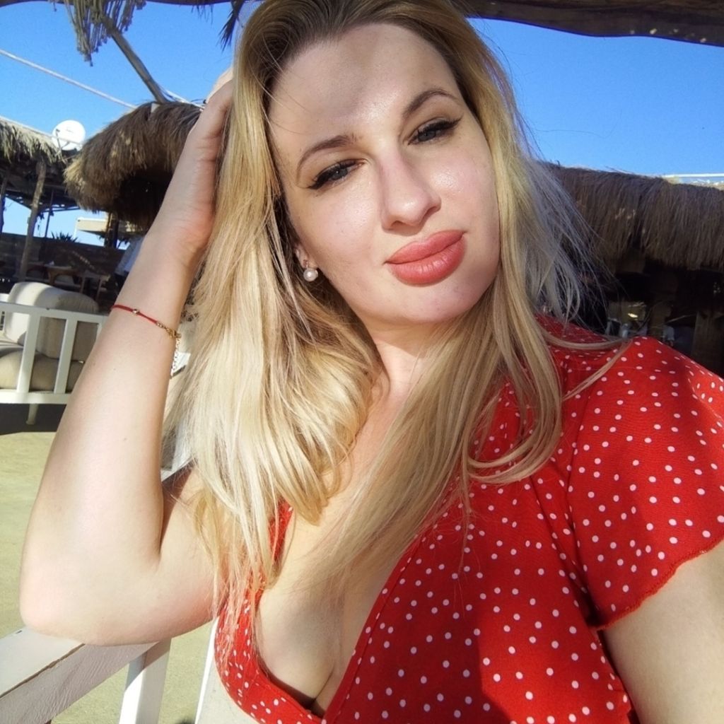 Milly😻🍓 on Tango Live
