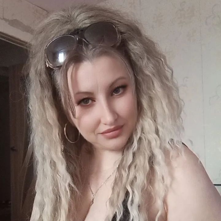 Viktoriia Chernetsova from UA on Tango Live