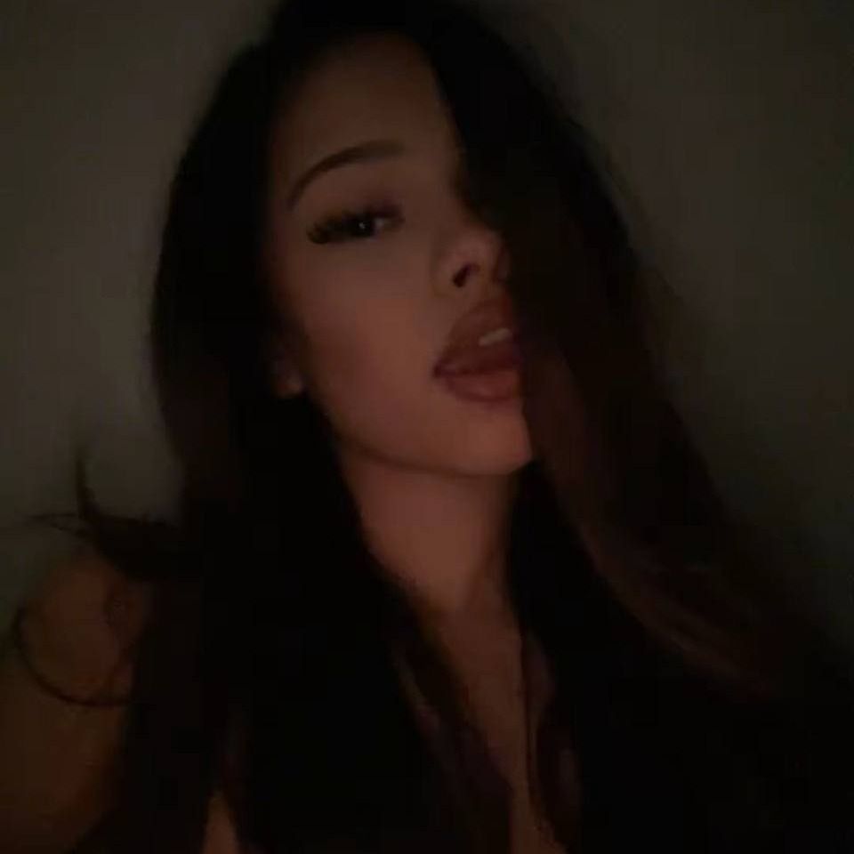 JuAniTa_FloRenS from BR on Tango Live