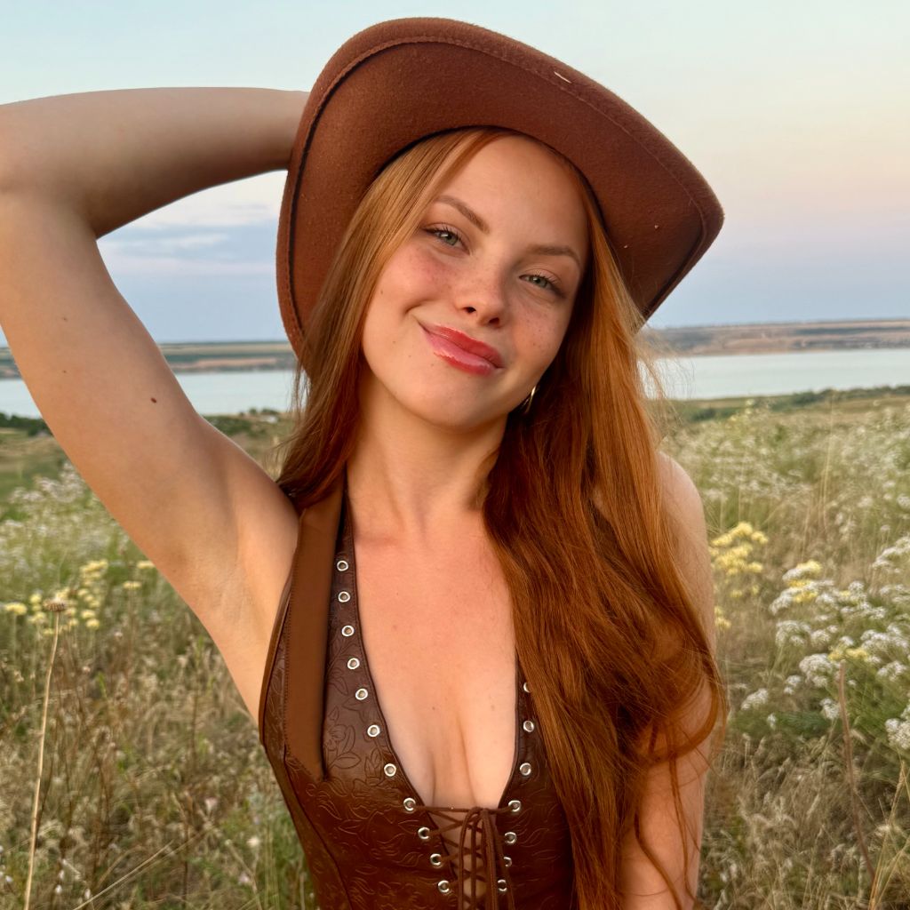 Lana on Tango Live