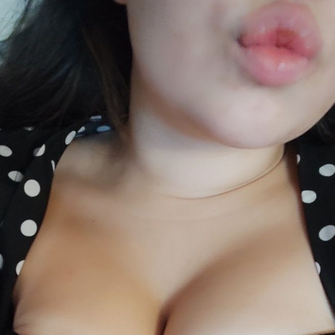 Rosa from UA on Tango Live