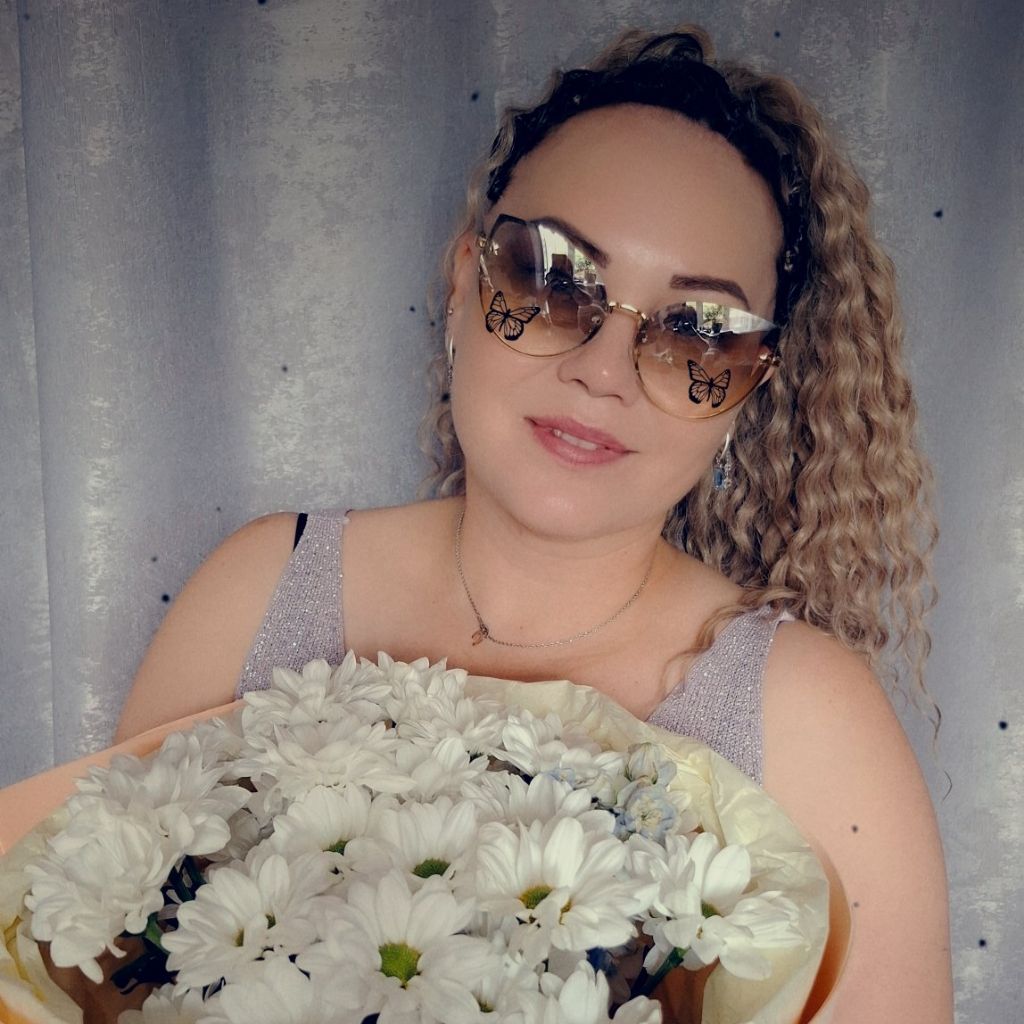 Tatyana from RU on Tango Live