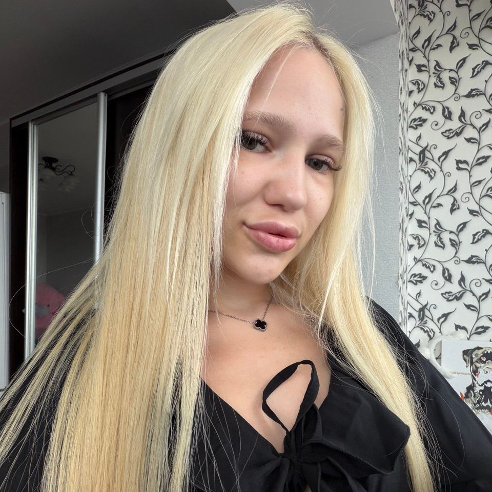 KorDaria from UA on Tango Live