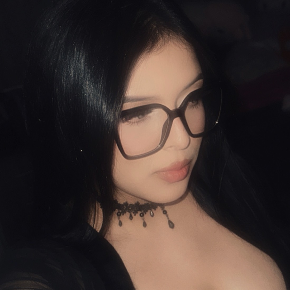 Baddie capri🖤🌹 from US on Tango Live
