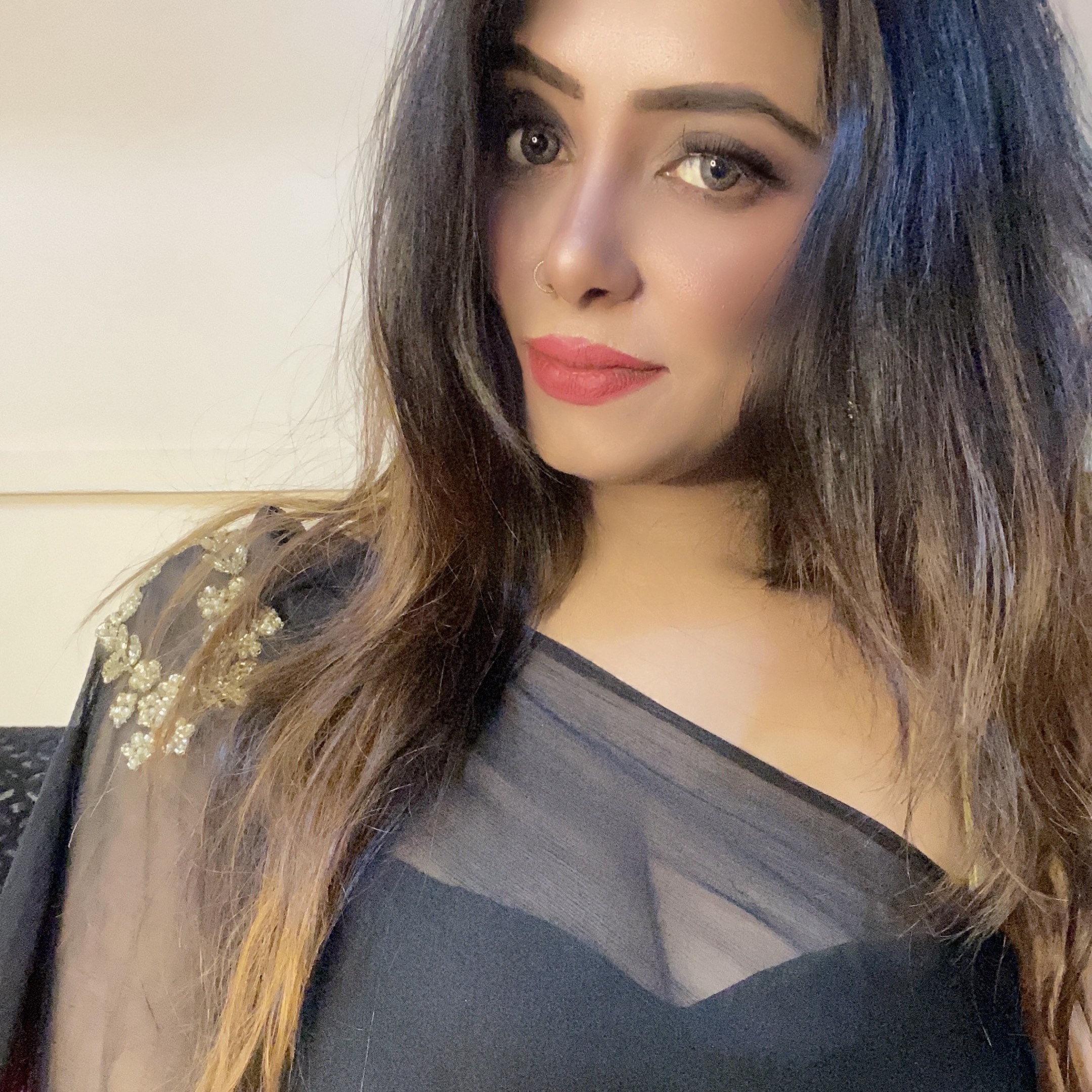 ❤️❤️aarzoo 🌸🕊️🤍 on Tango Live