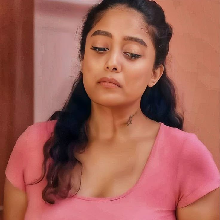 Tamil Ponnu Vaishu from IN on Tango Live
