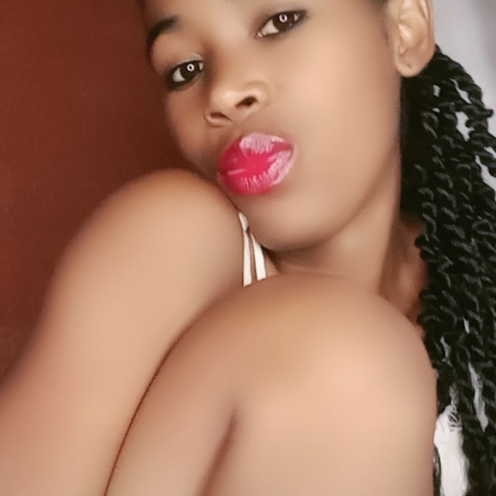 Kind Pand😘 from MG on Tango Live