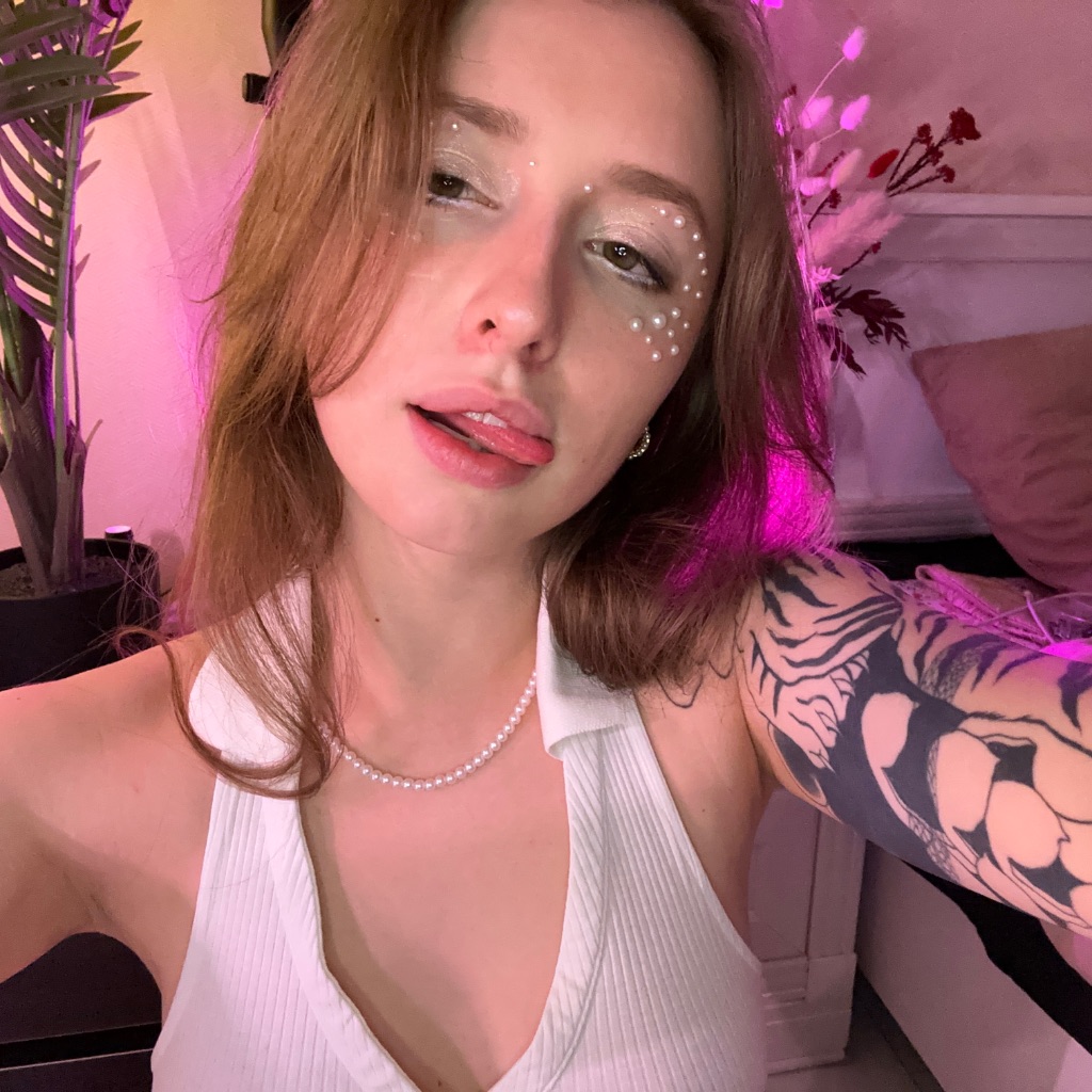 She_Tora from UA on Tango Live