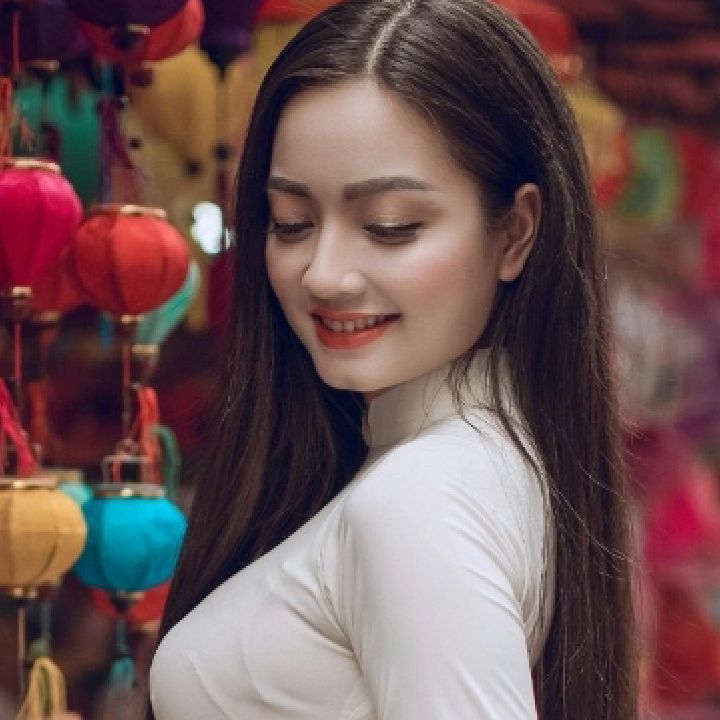 Lili🍀 from VN on Tango Live