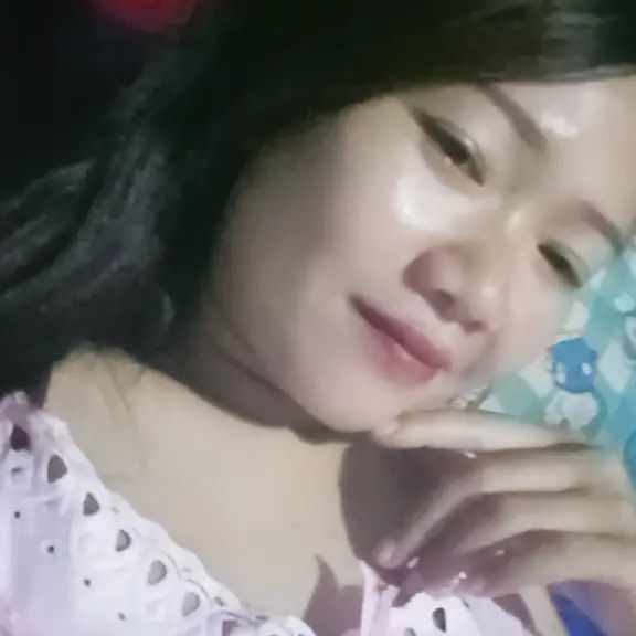 Moy from ID on Tango Live