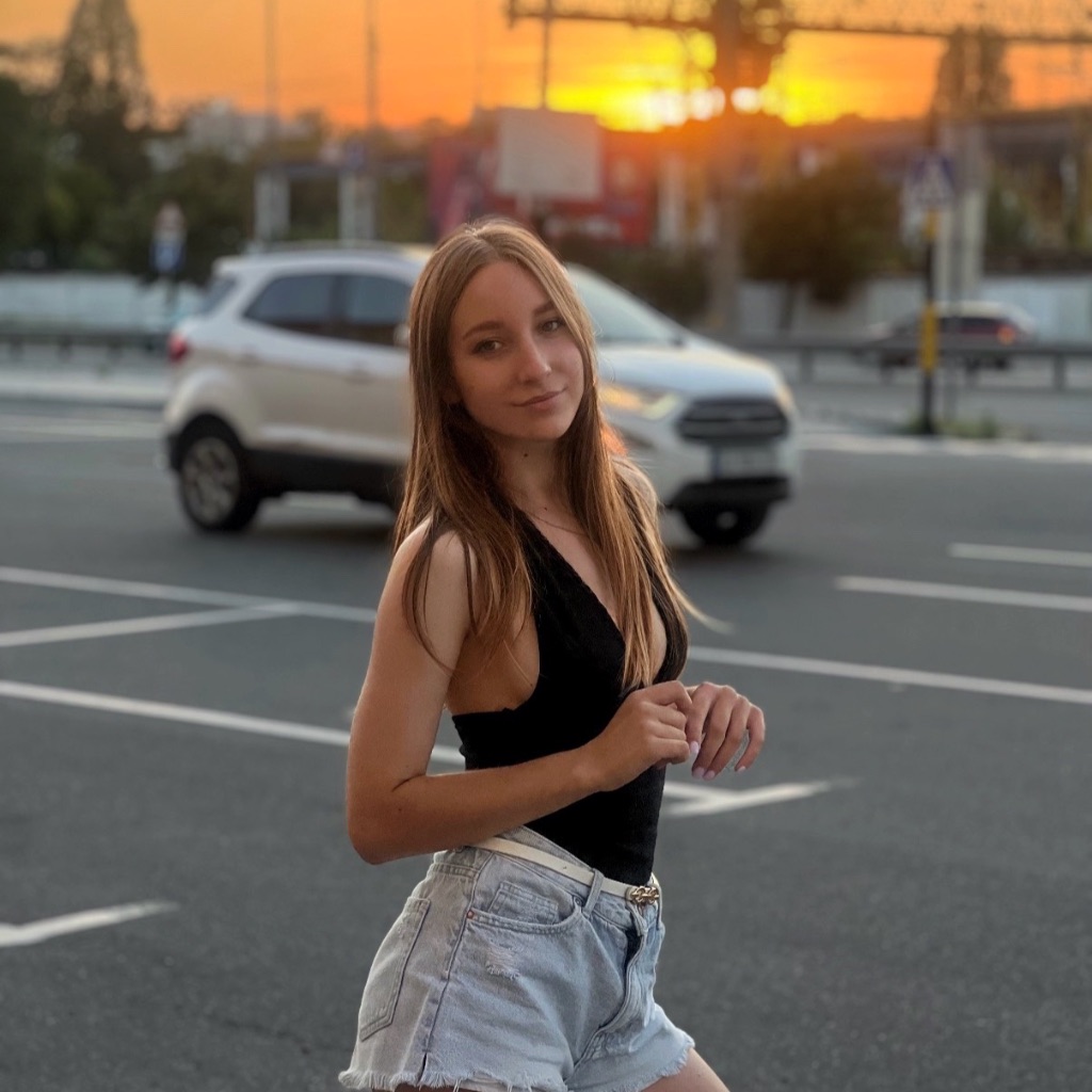 Yulia from UA on Tango Live