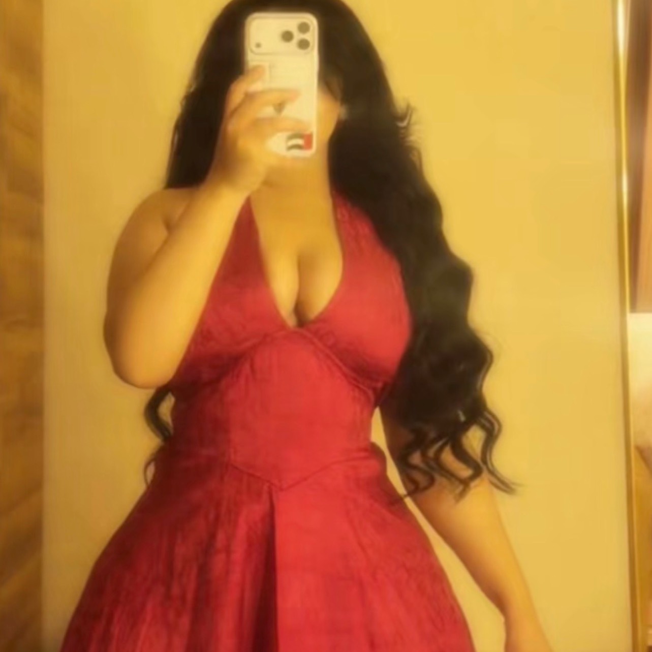 رزونة🤍🌷 from AE on Tango Live