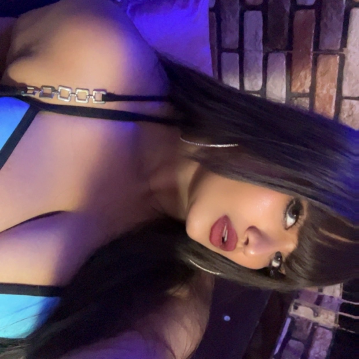 Dream_Gurl❤️ from IN on Tango Live