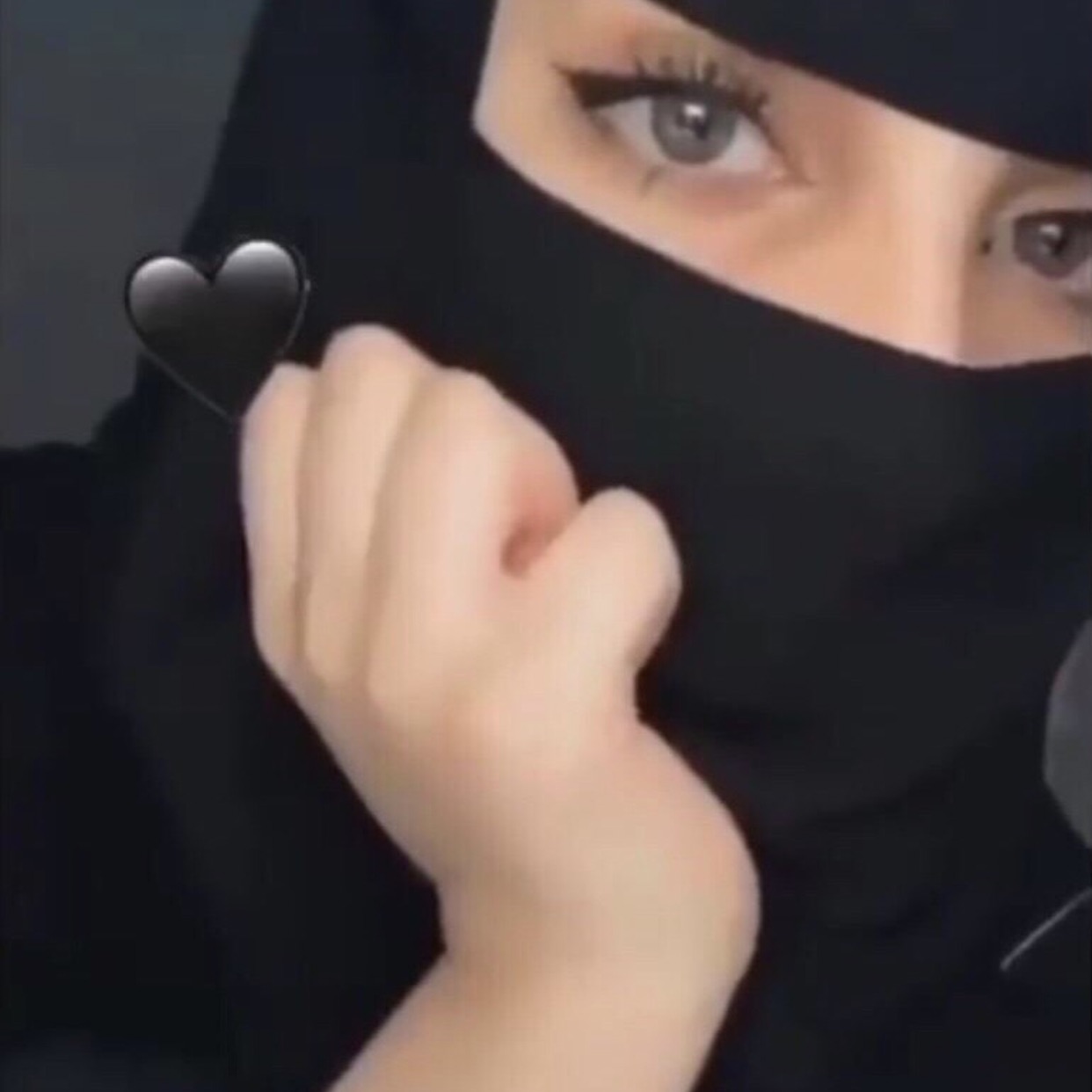 ksaروز from SA on Tango Live